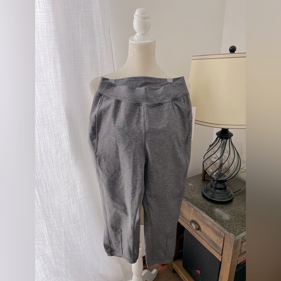 Lululemon rejuvenate crop - Picture 7 of 10